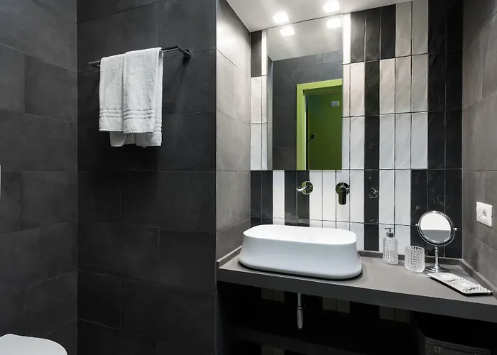 Circle In The Square 4*