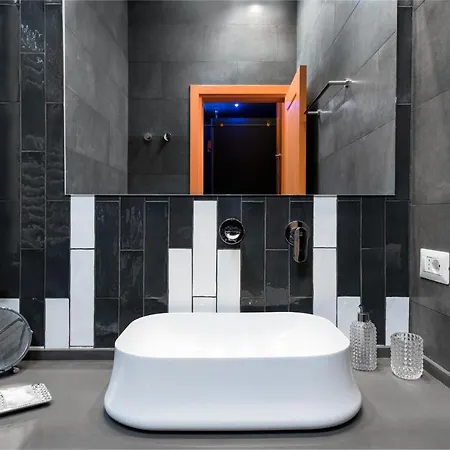 Circle In The Square 罗马