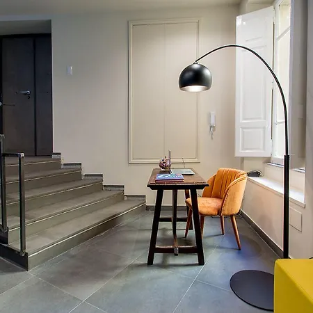 Circle In The Square Oda ve Kahvaltı 4*