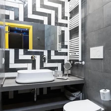 Circle In The Square 罗马