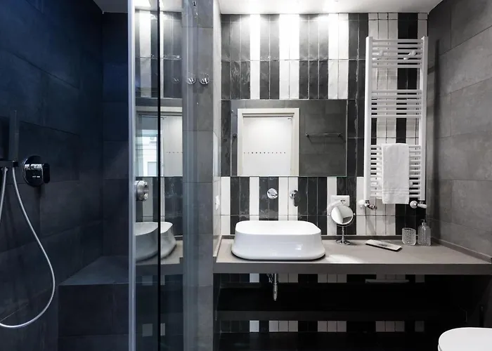 Circle In The Square Couette-café