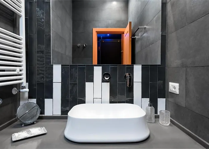 Circle In The Square Rome