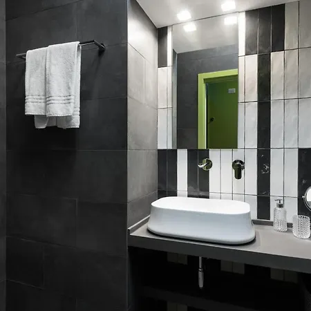 Circle In The Square 4*