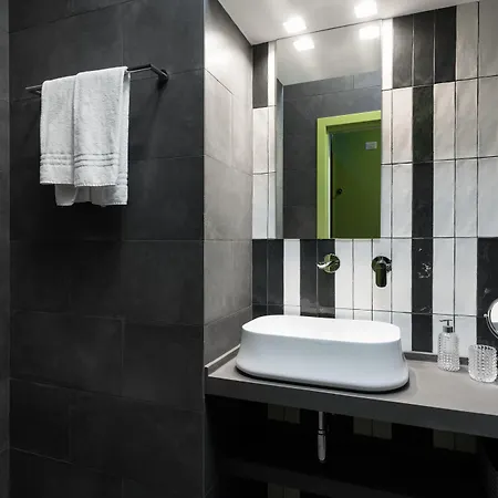 Circle In The Square 4*