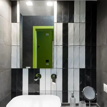 Circle In The Square Отель типа 