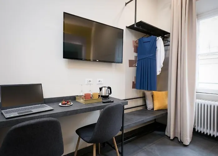 Circle In The Square Nocleg ze śniadaniem